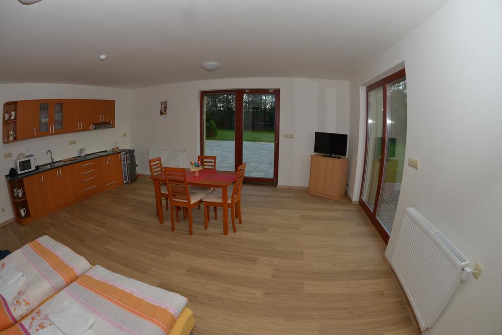 ホテル Penzion U Blatce Nové Hrady 部屋 写真