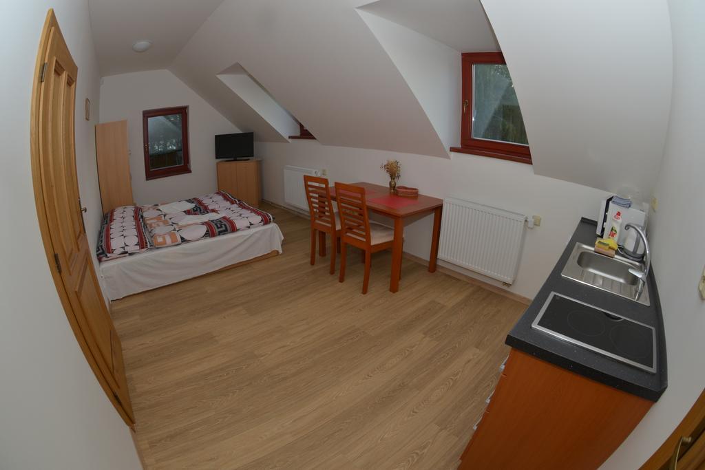 ホテル Penzion U Blatce Nové Hrady 部屋 写真